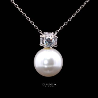 Omnia Belle White Pearl Necklace In 925 Silver High Quality Simulated Diamonds