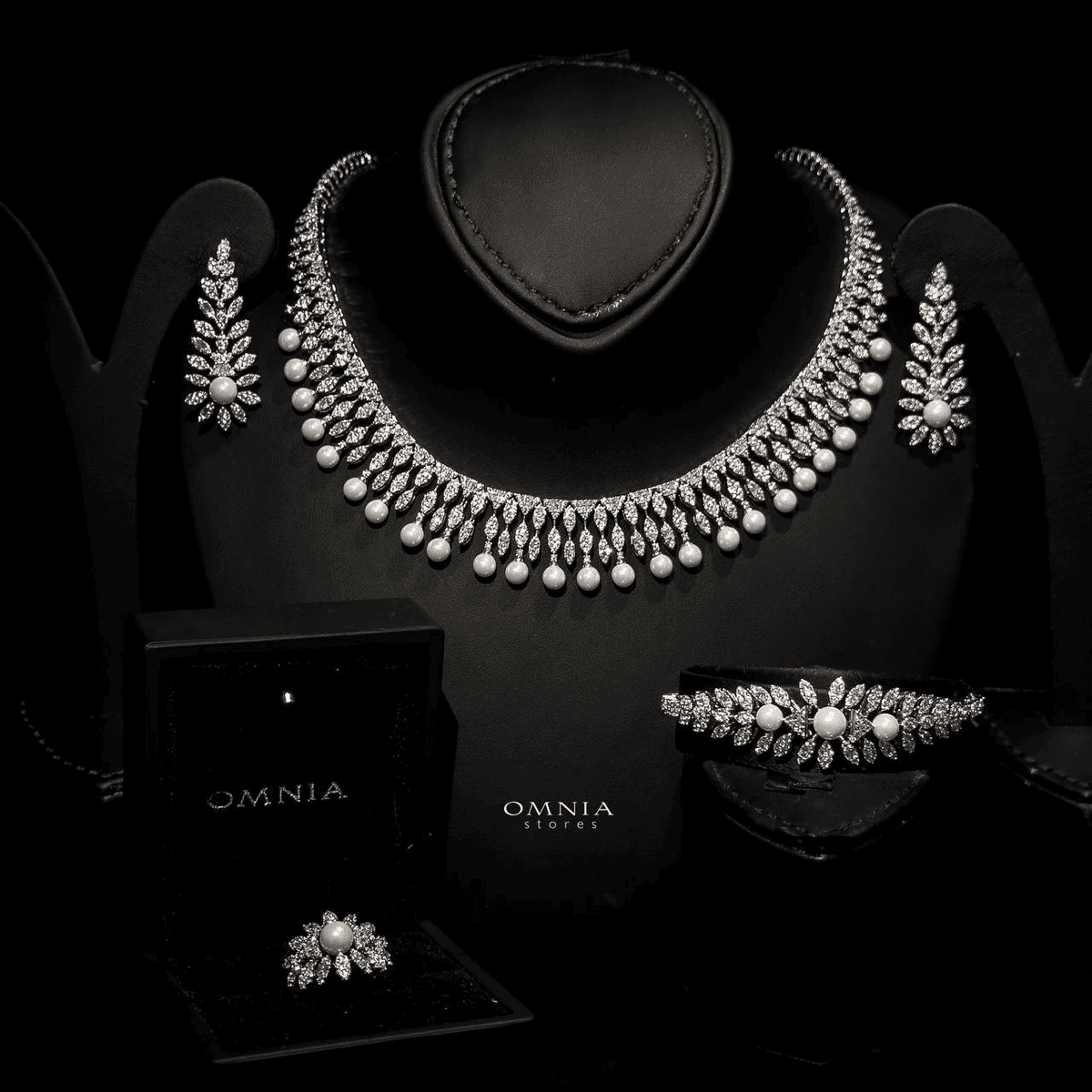 Omnia shaika White Luxury Bridal Full Set in High Quality Zircon Stone Rhodium Plated - Image 2