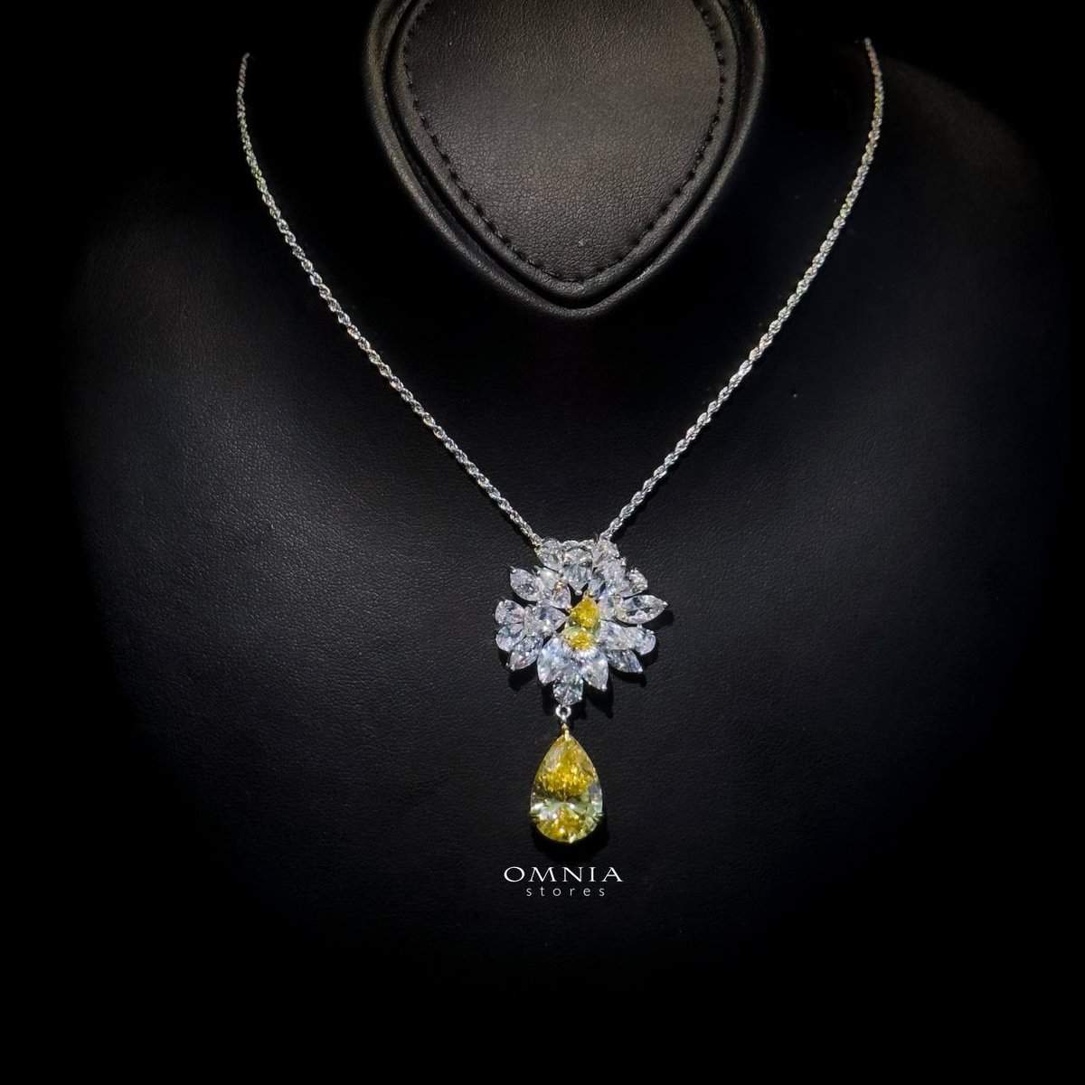 Omnia Nakaret Yellow Necklace 925 Silver In High Quality Simulated diamonds - Image 3