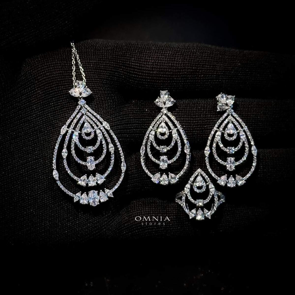 Omnia Mira White Set Accessories in High Quality Zircon Stone (Only Available in KSA) - Image 2