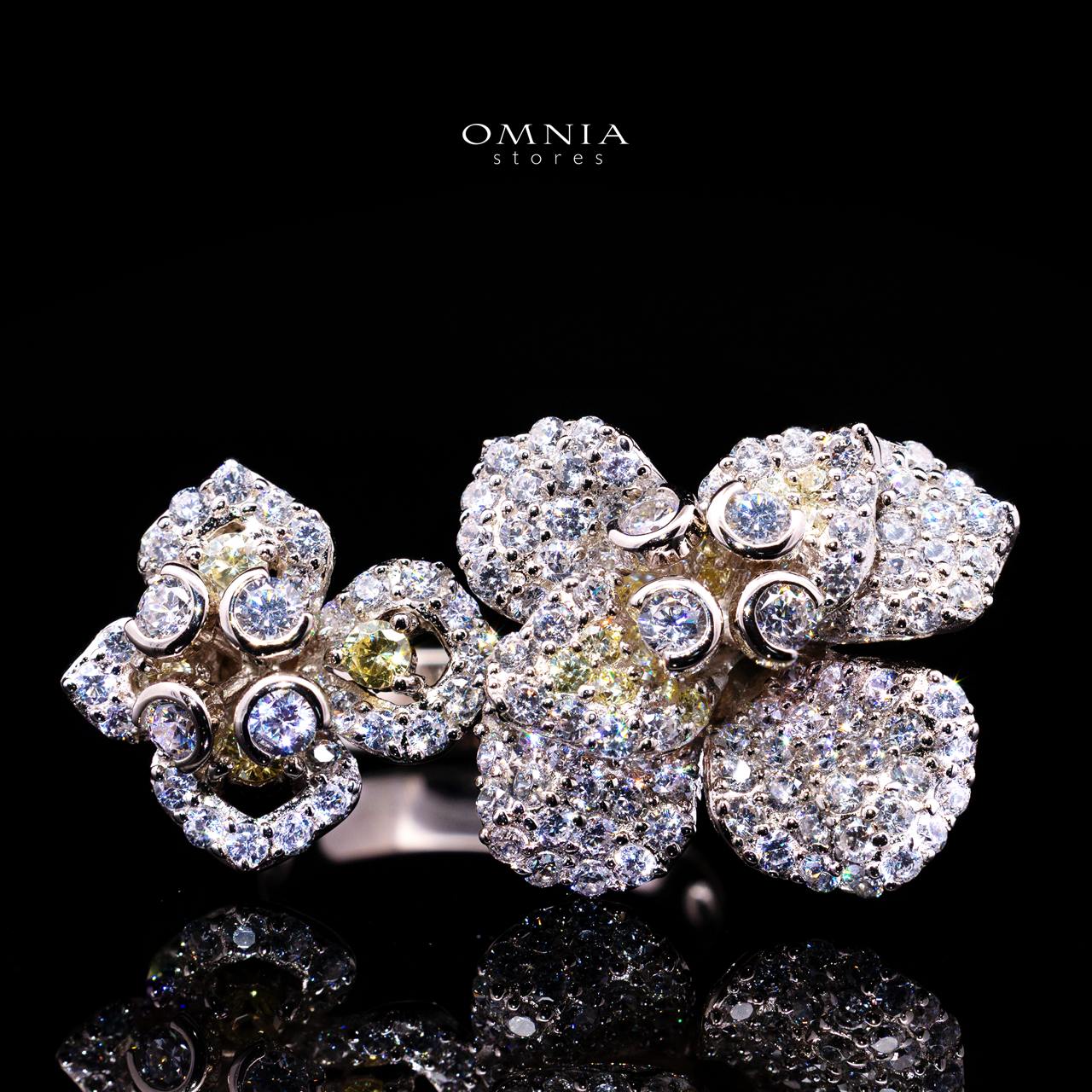 Omnia Ahlam Floral Ring in 925 Sterling Silver with High-Quality Simulated Diamonds