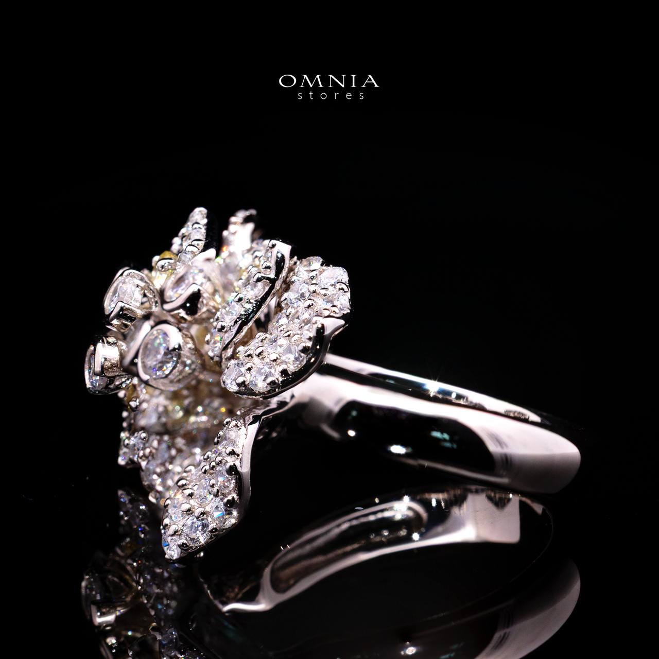 Omnia Ahlam Floral Ring in 925 Sterling Silver with High-Quality Simulated Diamonds - Image 2