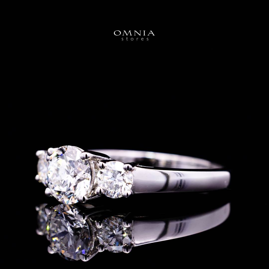 Halima Lab Grown With IGI Certified E VVS2 Oval Brilliant White Ring in 925 Silver 1.50ct - Image 2