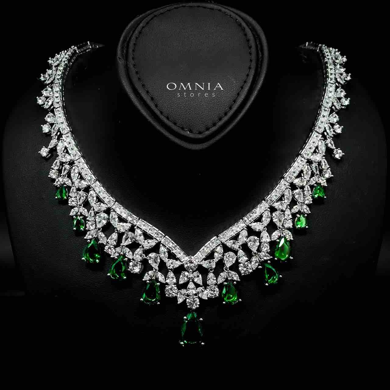 Omnia Princess Bridal Full Set with Pear-Cut White And Green High-Quality Simulated Diamonds Rhodium Plated - Image 2