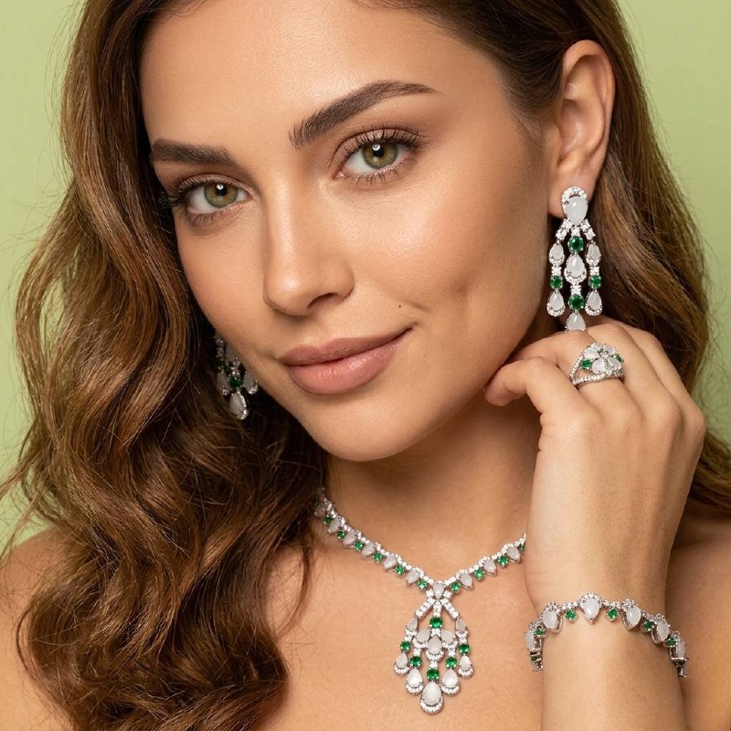 Omnia Salma White and Green Full Set with High-Quality Simulated Diamonds Rhodium Plated (18cm only available in KSA) - Image 2