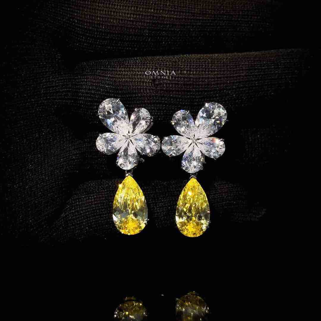 Omnia Thurayya Earring 92.5 Silver In High Quality Simulated diamonds