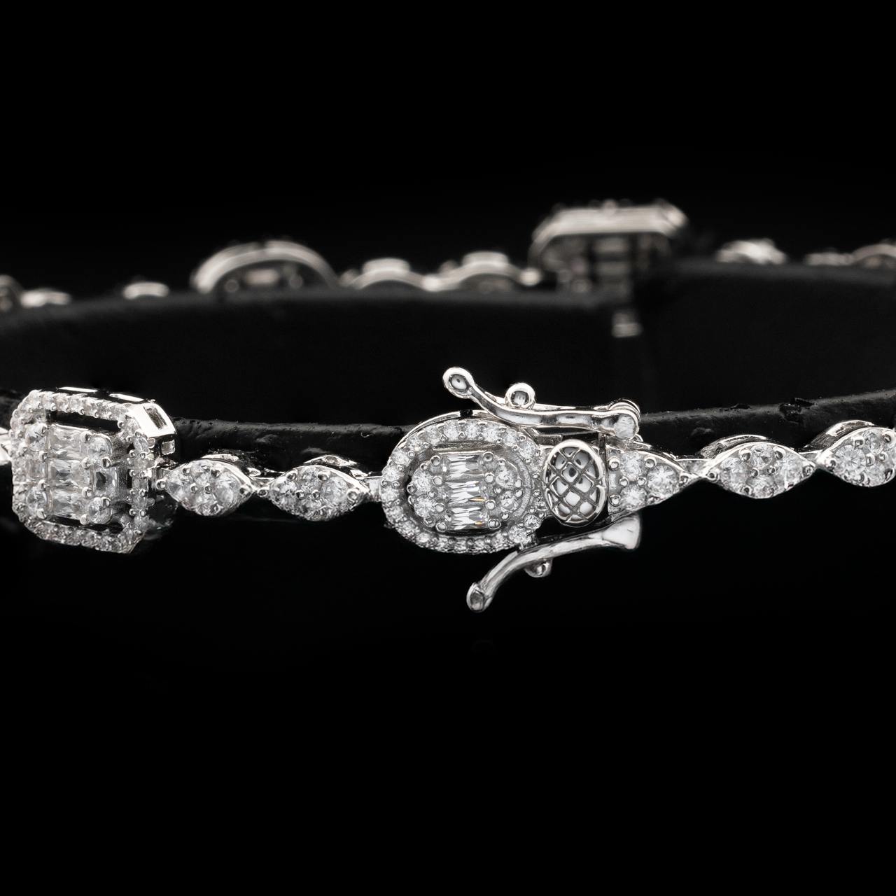 Omnia Thana White Bracelet in 925 Silver with High Quality Simulated Diamonds - Image 2