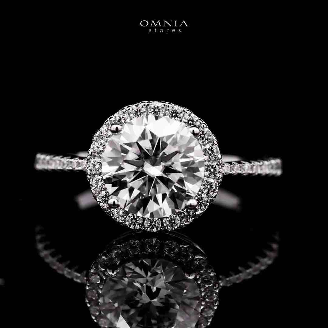 Omnia Nerina Classic Round Halo Moissanite Ring – Certified 925 Sterling Silver (GRA Certified)