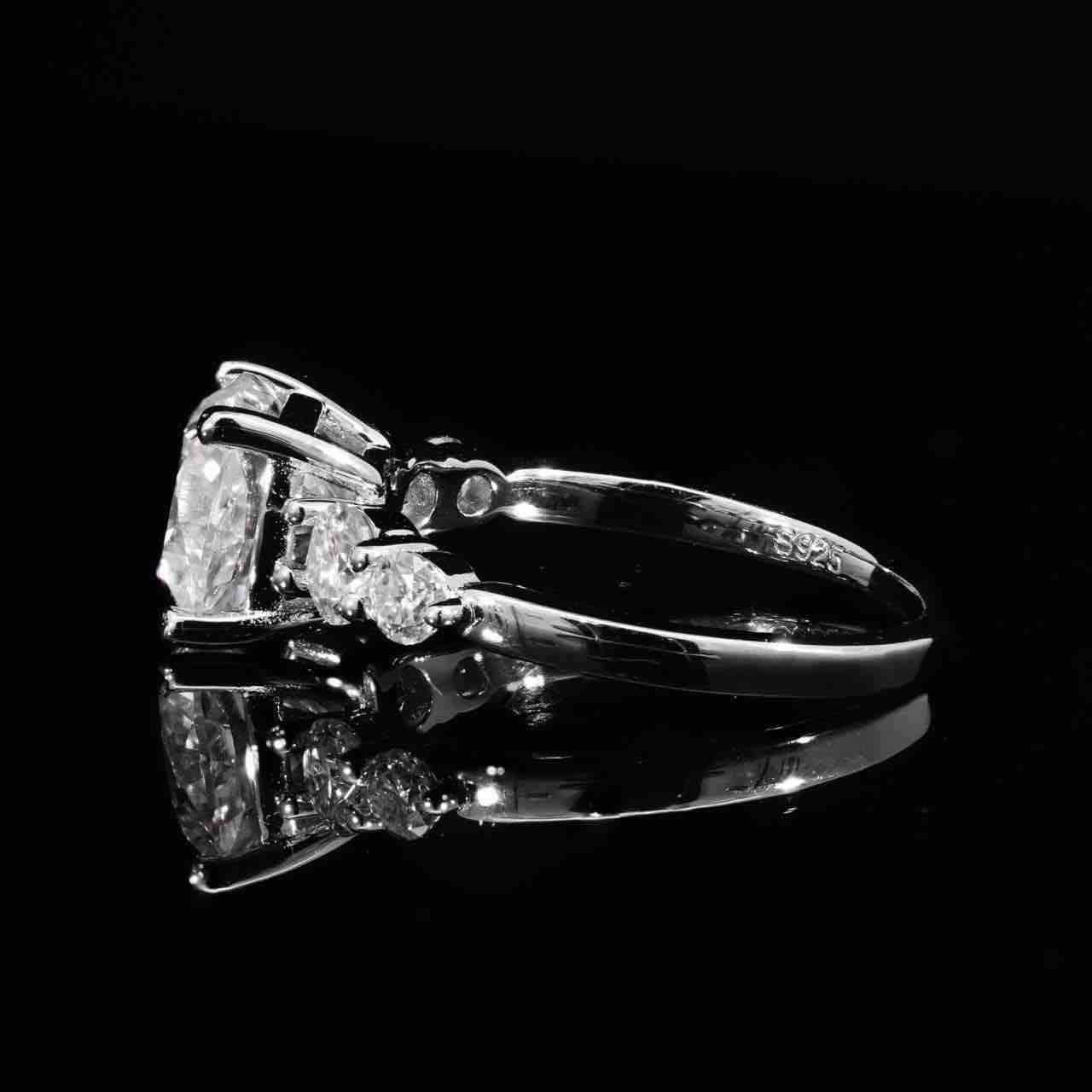 Omnia Munisa White Moissanite Ring – Certified 925 Sterling Silver Cushion Cut (3ct - GRA Certified) - Image 3