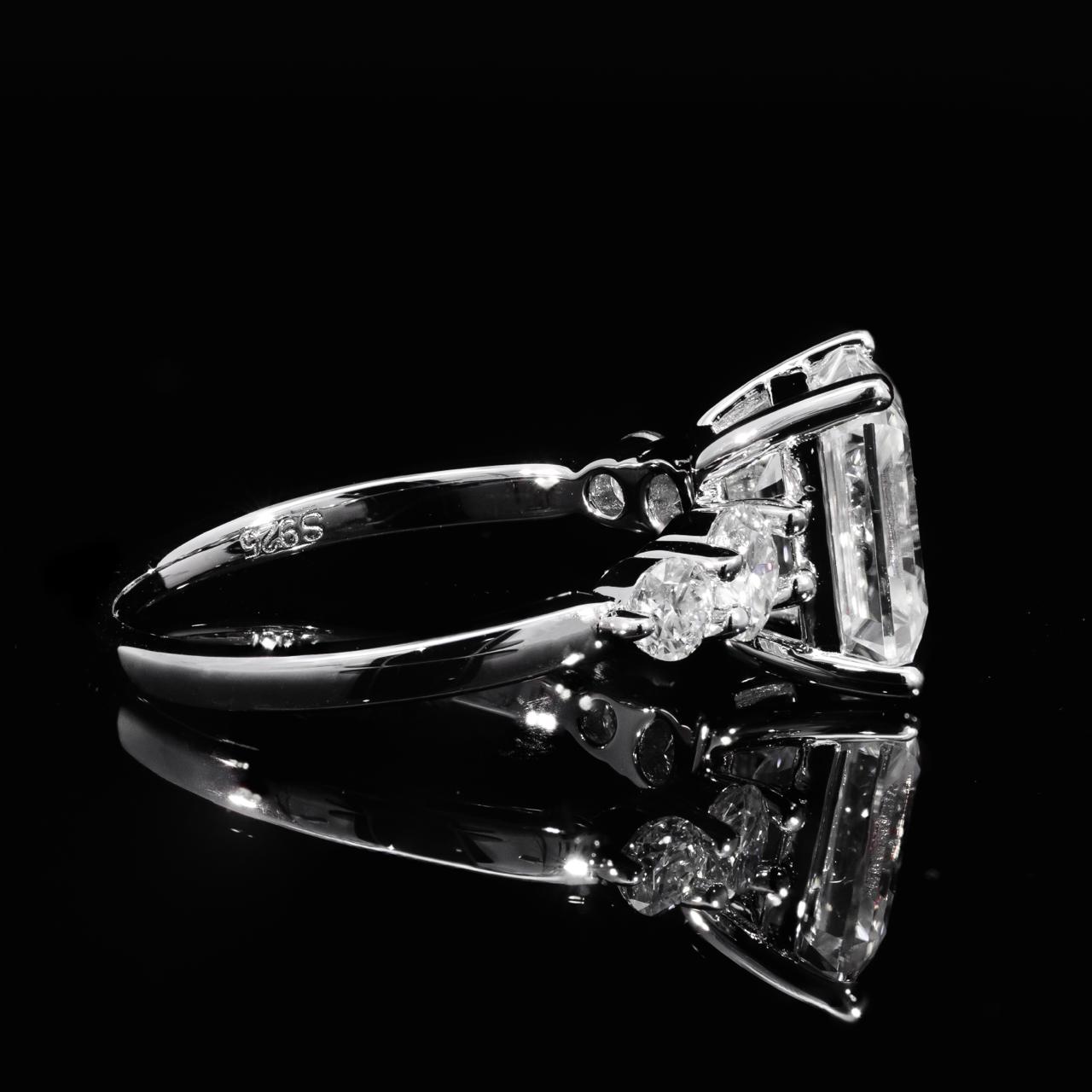 Hanifa White Moissanite Emerald Cut Ring GRA Certified in High Quality 925 Silver 7x9mm 3ct - Image 3