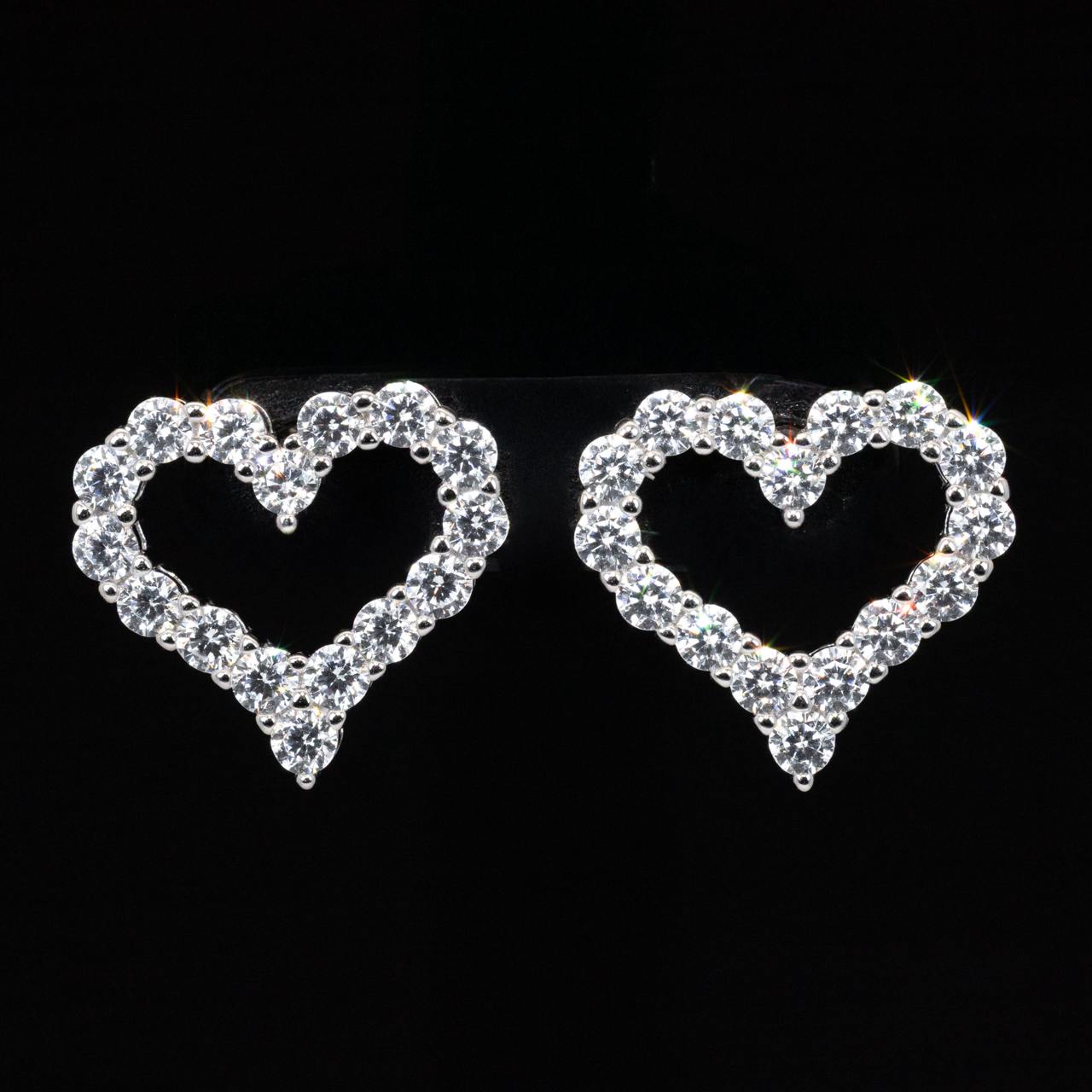 Omnia Afiya White Heart Earrings With High Quality Certified Lab Crafted Stones In 925 Silver