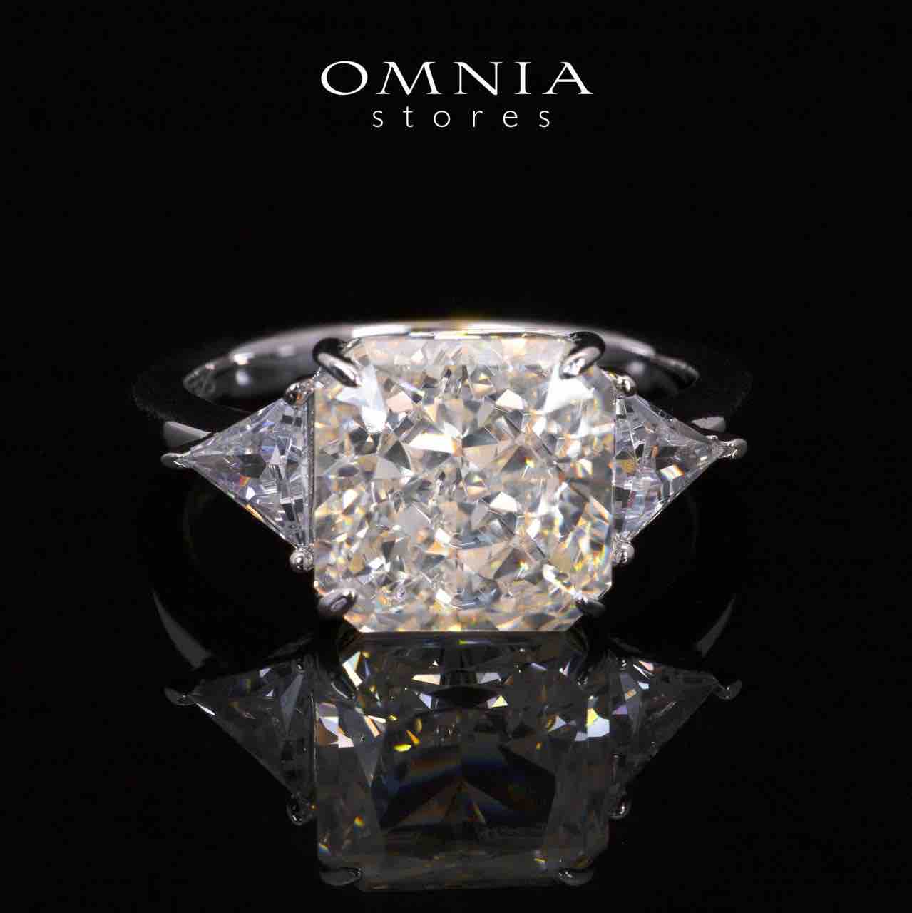 Paula White Ring With High Quality Simulated Diamonds in 925 Silver