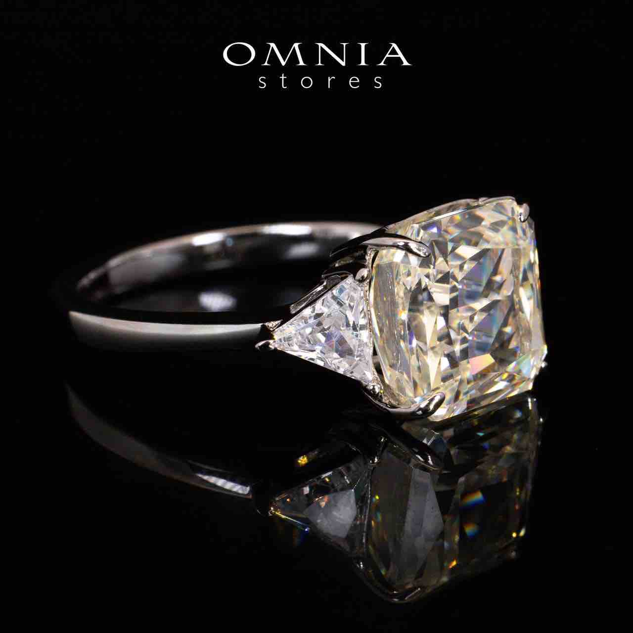Paula White Ring With High Quality Simulated Diamonds in 925 Silver - Image 3