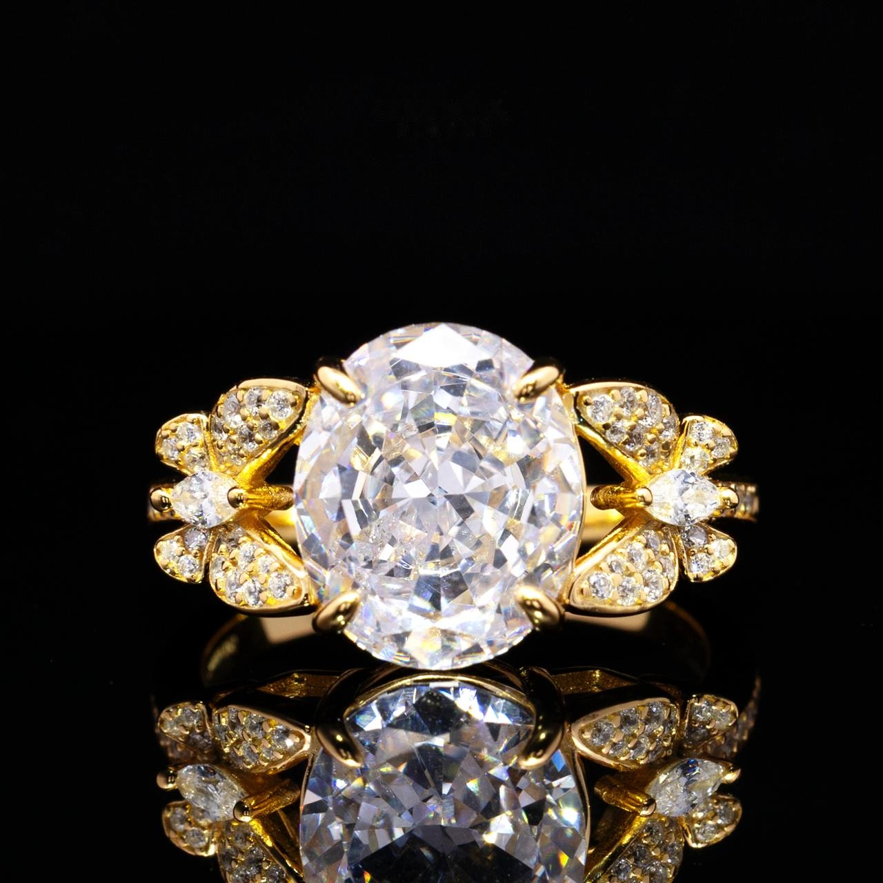 Maysun White Gold-Plated Ring in 925 Silver with Premium Simulated Diamonds