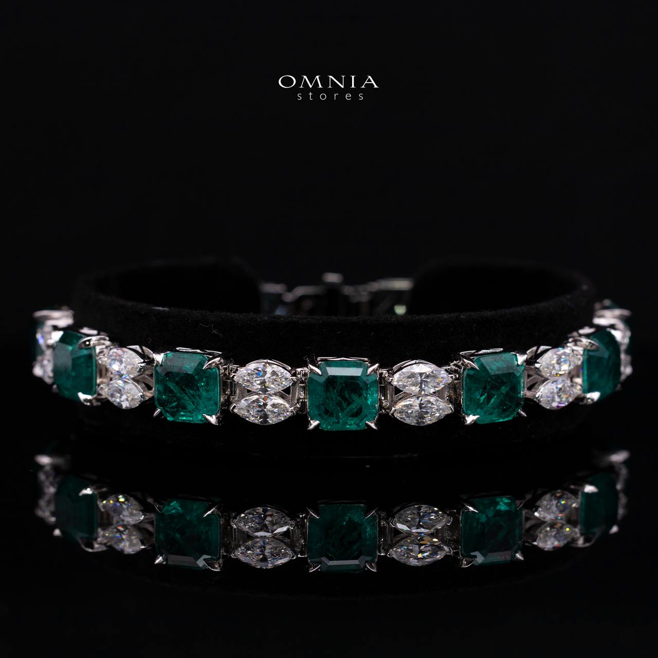 Vionelle Emerald Green Radiant Cut Bracelet with Premium Simulated Diamonds and Certificate in 925 Sterling Silver