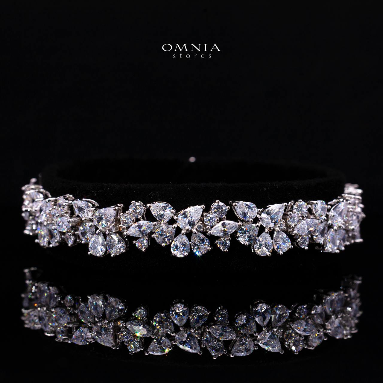 Safira White Luxury Bridal Full Jewelry Set with High-Quality Premium Simulated Diamonds - Image 5