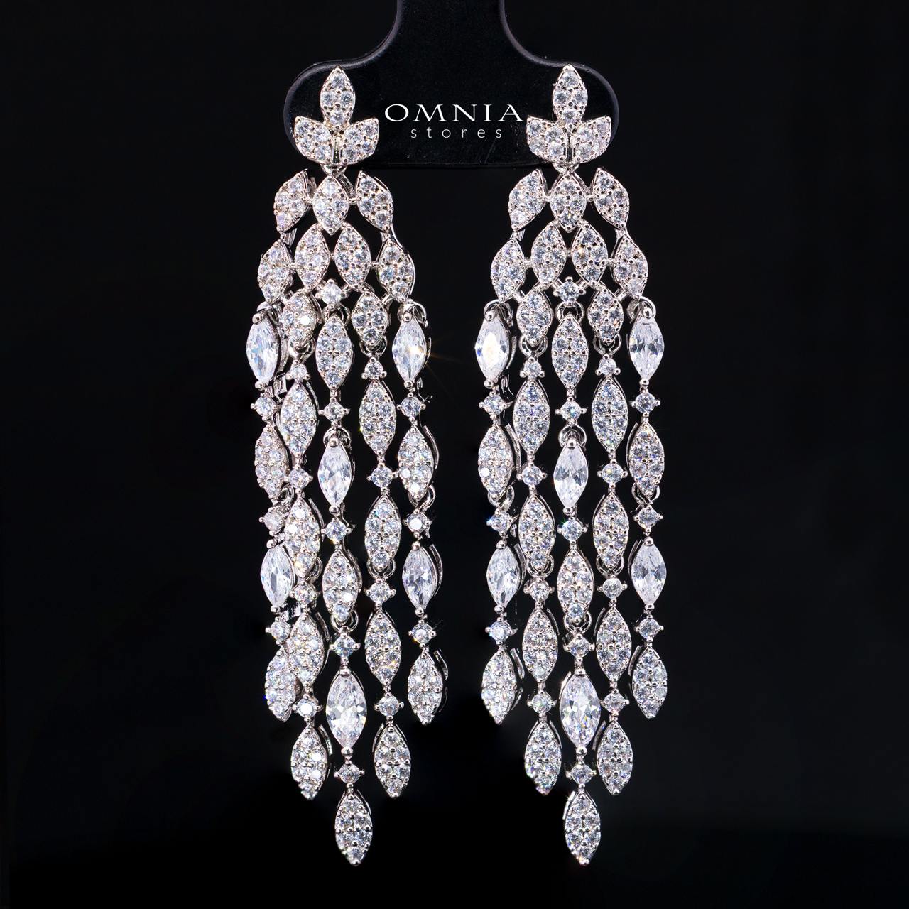 Cyra White Luxury Bridal Full Set with High-Quality Simulated Diamonds and Rhodium Plating - Image 5