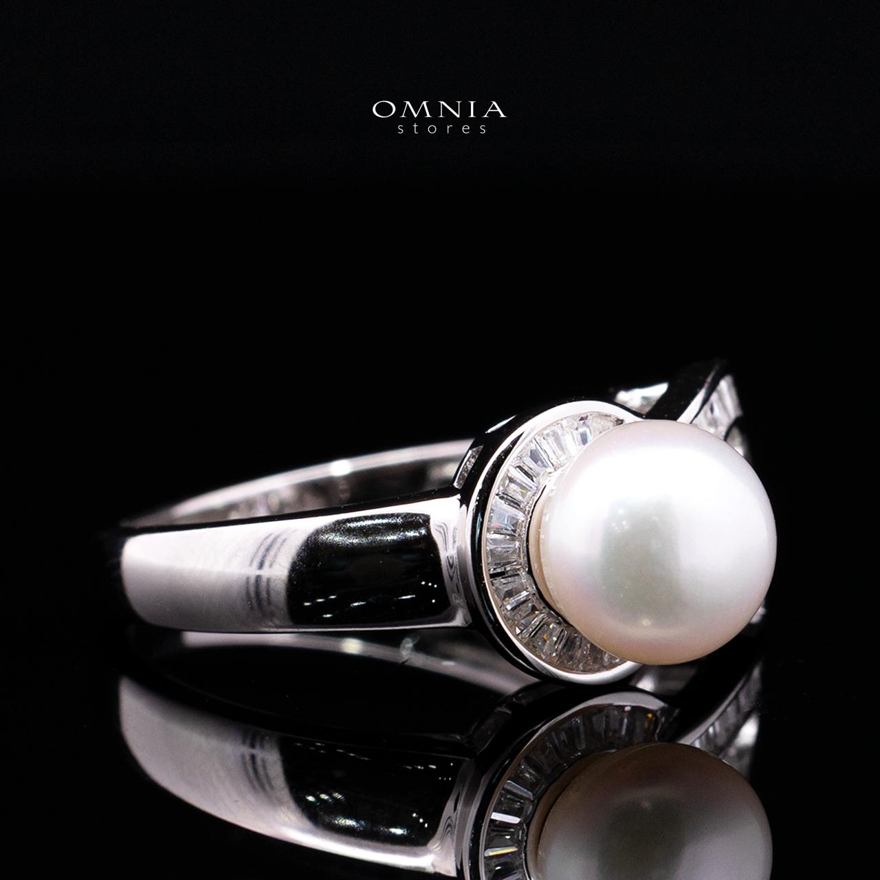 Avalina Fresh Water Pearl Ring in 925 Silver with High-Quality Simulated Diamonds - Image 3