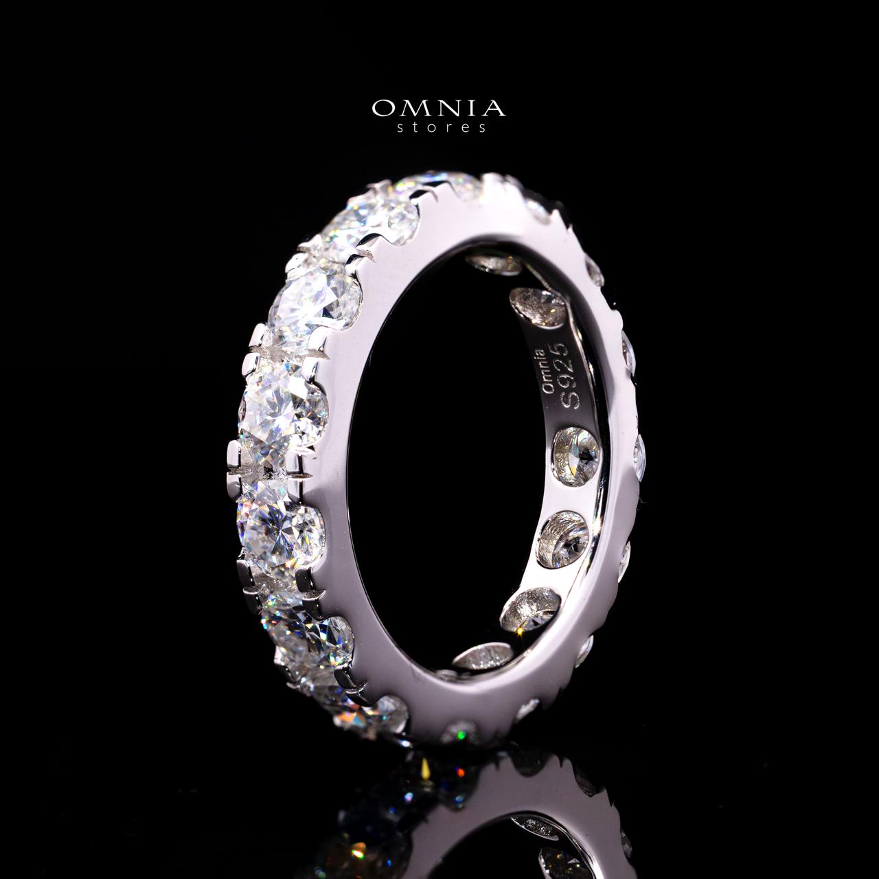 Stina Round Moissanite Ring 4mm (0.3CT) with Certificate in 925 Sterling Silver - Image 2